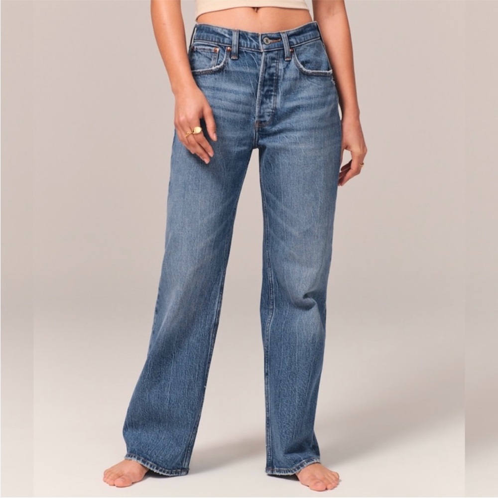 A&F The ‘90s Baggy Low Rise
